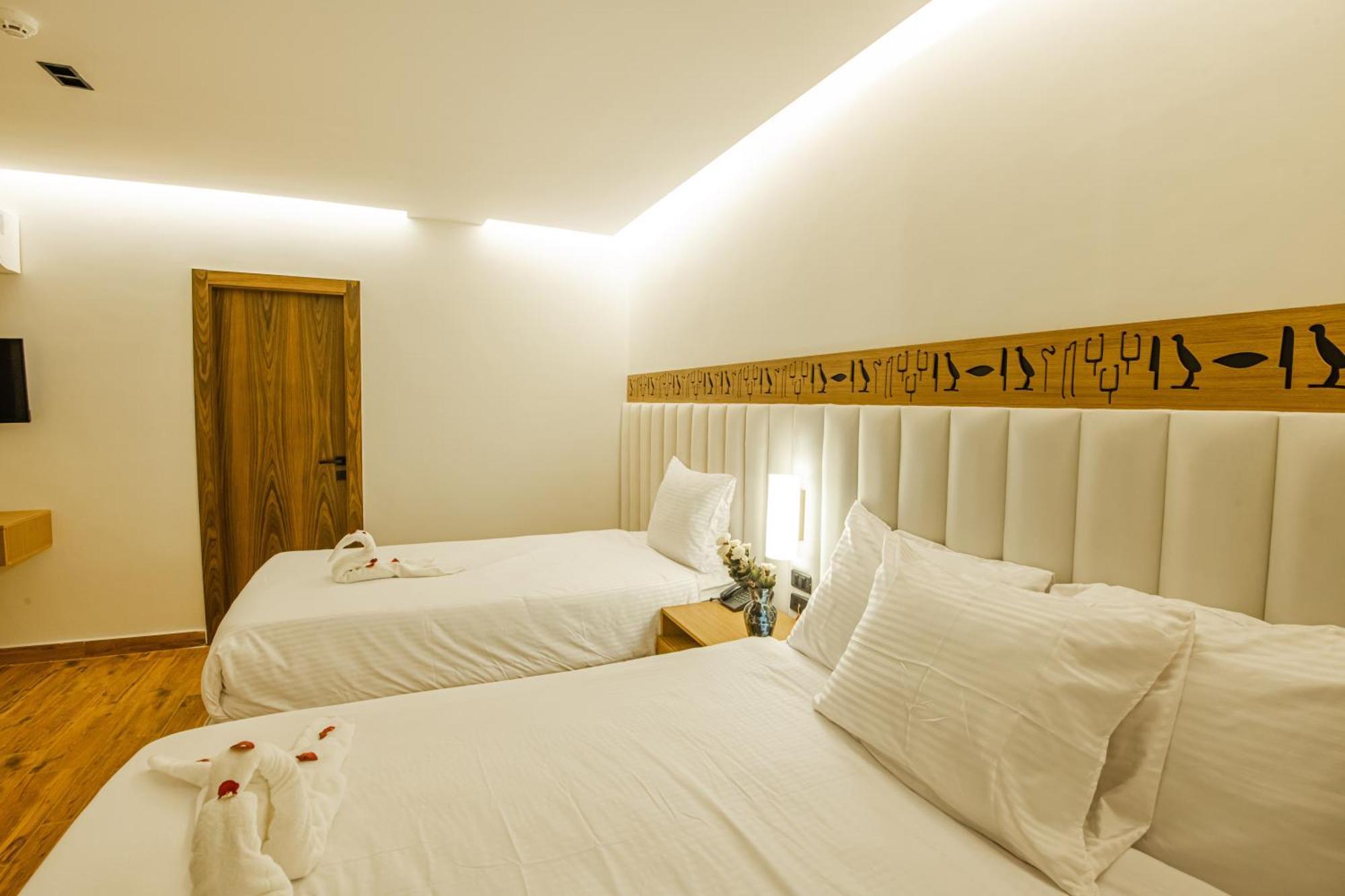 Superior Pyramids Inn Al Kawm al Akhdar Exterior photo